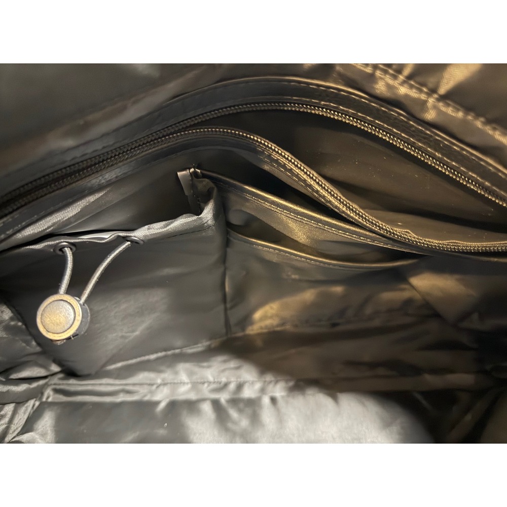 BEIS Diaper Bag Black Nylon Vegan Leather Tote Travel Baby Bag with Accessories - Picture 7 of 8